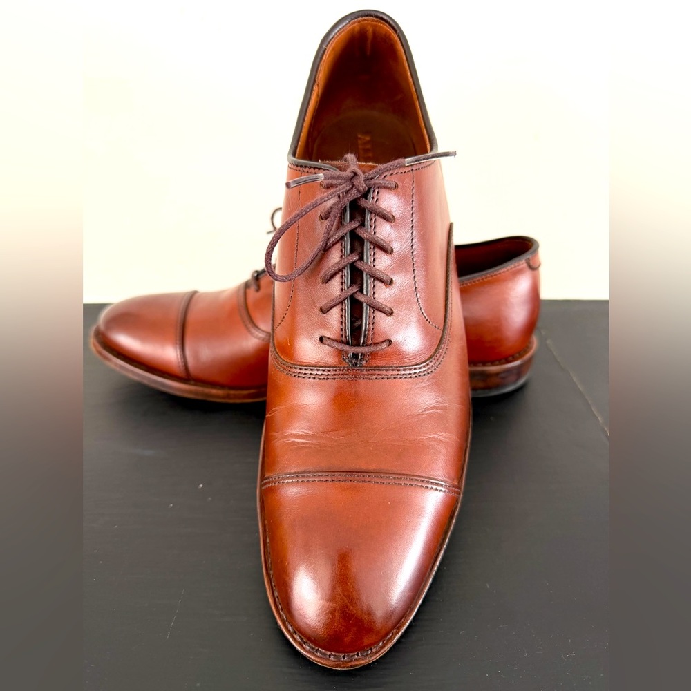 Allen Edmonds Cap Toe Oxfords. Size 9EEE. Brown. Worn Once. Near New Condition.